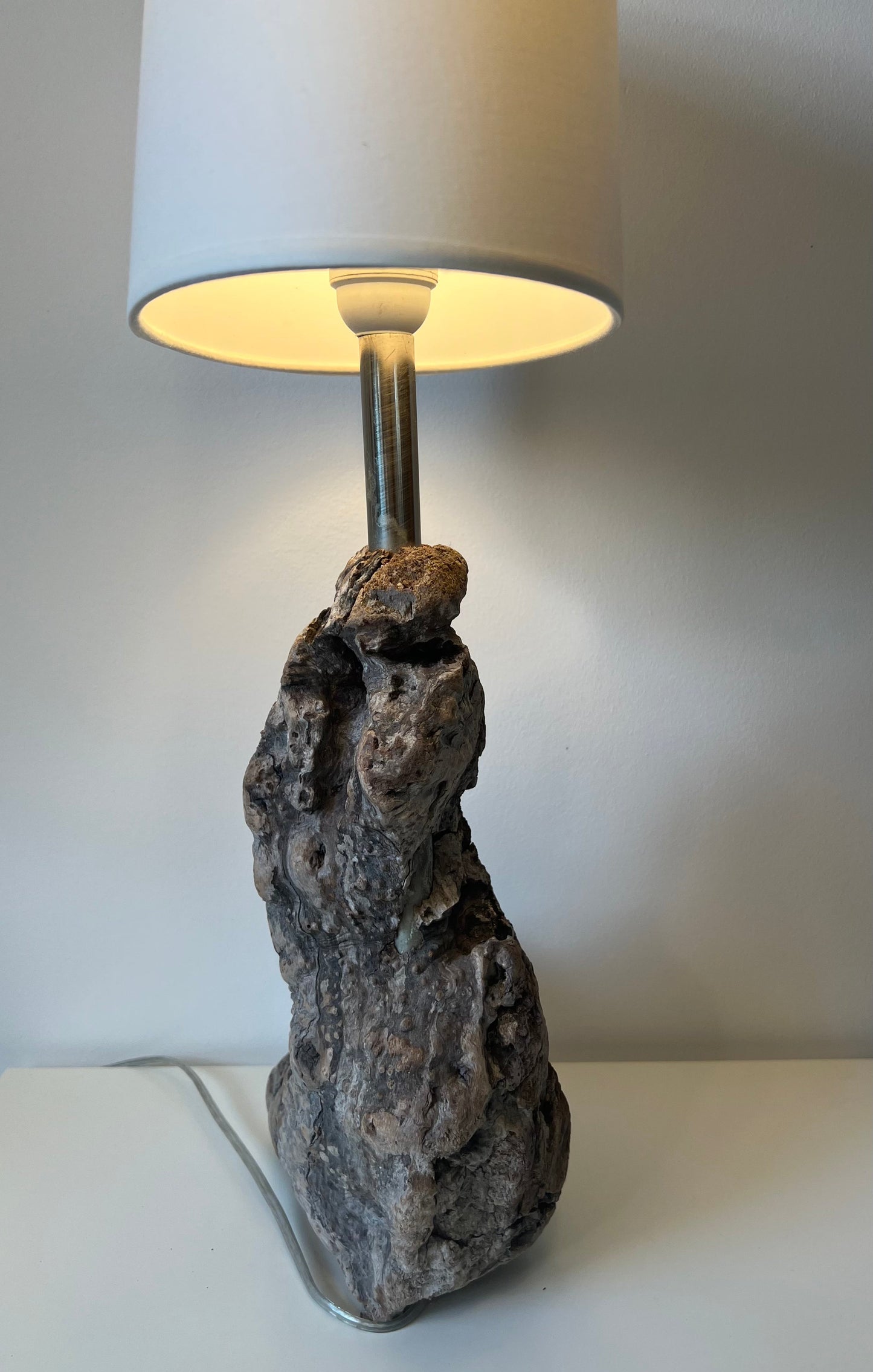 SMALL DRIFTWOOD - Lampe en bois flotté et abat-jour blanc B&Inside 