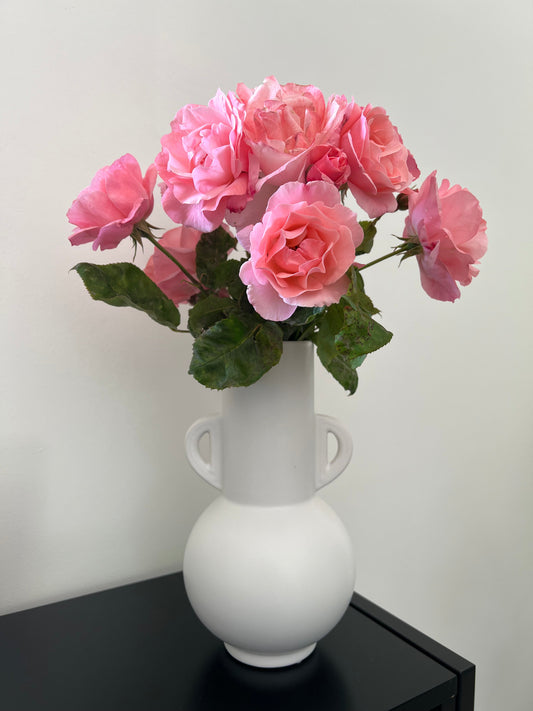 SUKO - Vase céramique blanc en forme d’amphore - B&Inside
